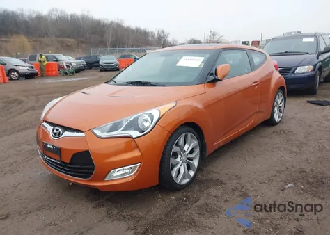 2013 Hyundai Veloster Base W/Black z USA, uszkodzony, nr VIN KMHTC6AD8DU104853